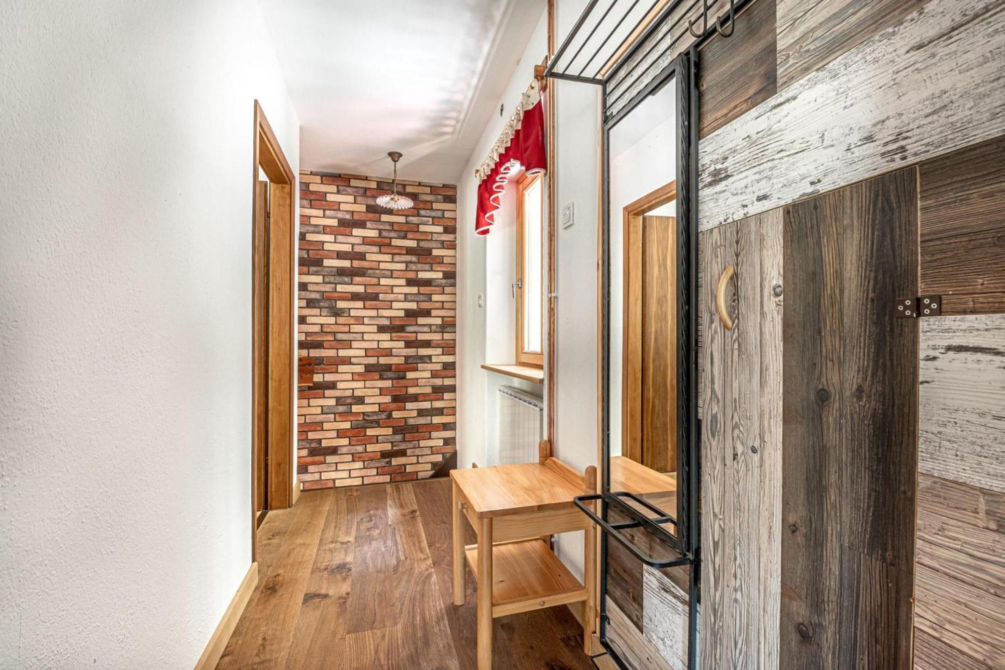 House By The Stream - Happy Rentals Avce Eksteriør billede