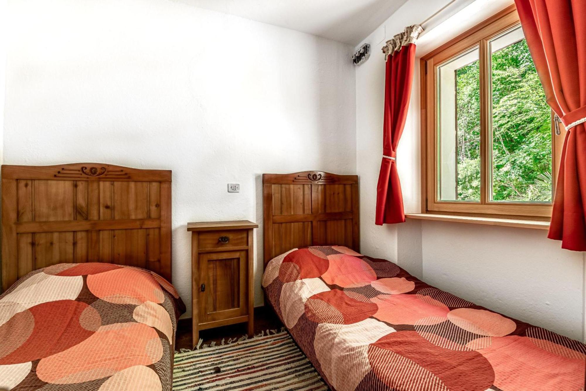 House By The Stream - Happy Rentals Avce Eksteriør billede